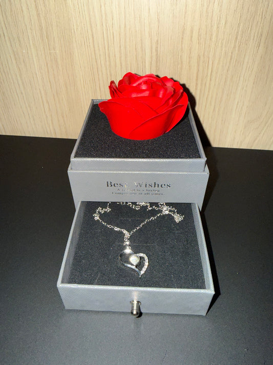 Naszyjnik z ukrytą projekcją „Kocham Cię” w 100 językach – Luksusowy zestaw prezentowy 🌹